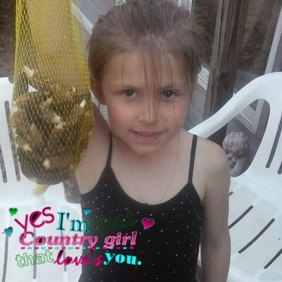 Meet your Posher, April - Picture 1 of 1